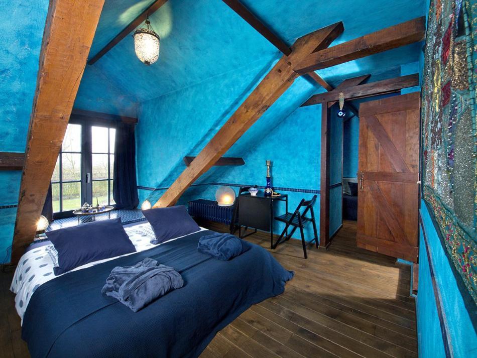 Pronkenburg Couette-café 4*