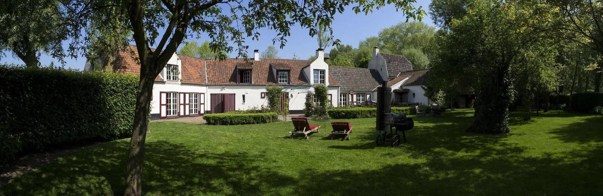 Couette-café Pronkenburg 4*